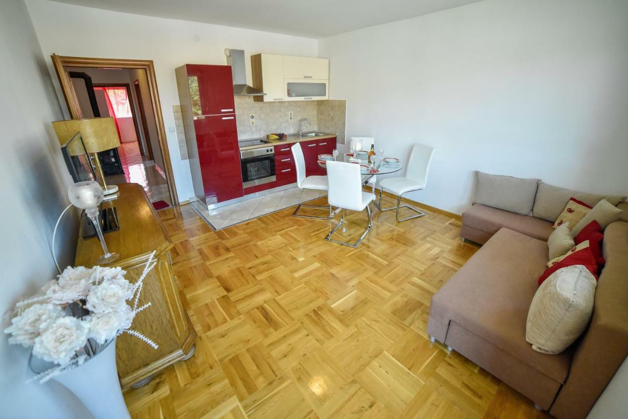 Apartment Ines Sinj Exterior foto