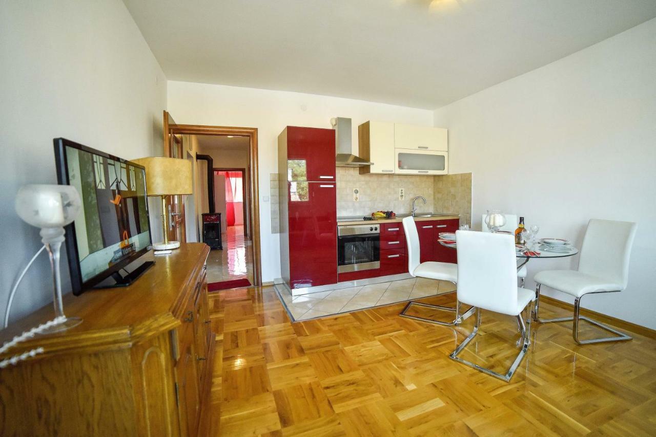 Apartment Ines Sinj Exterior foto
